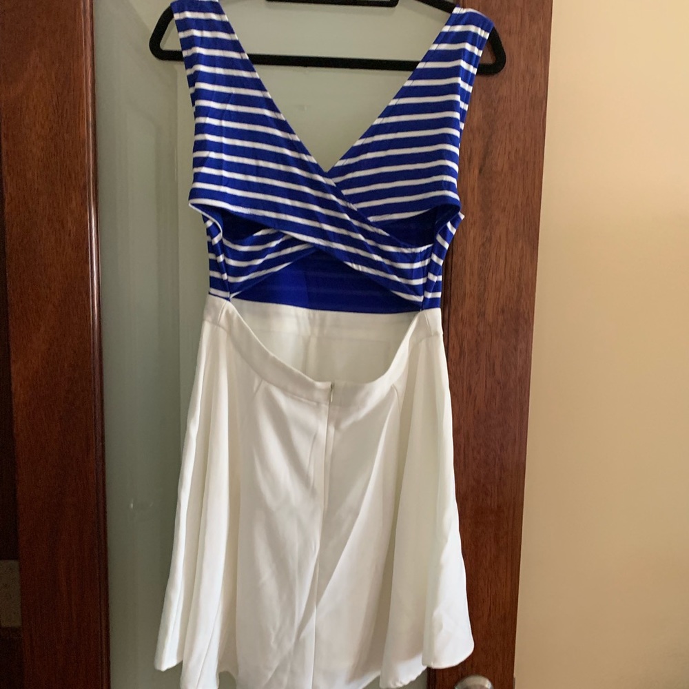 Dress - Picture 2 of 3